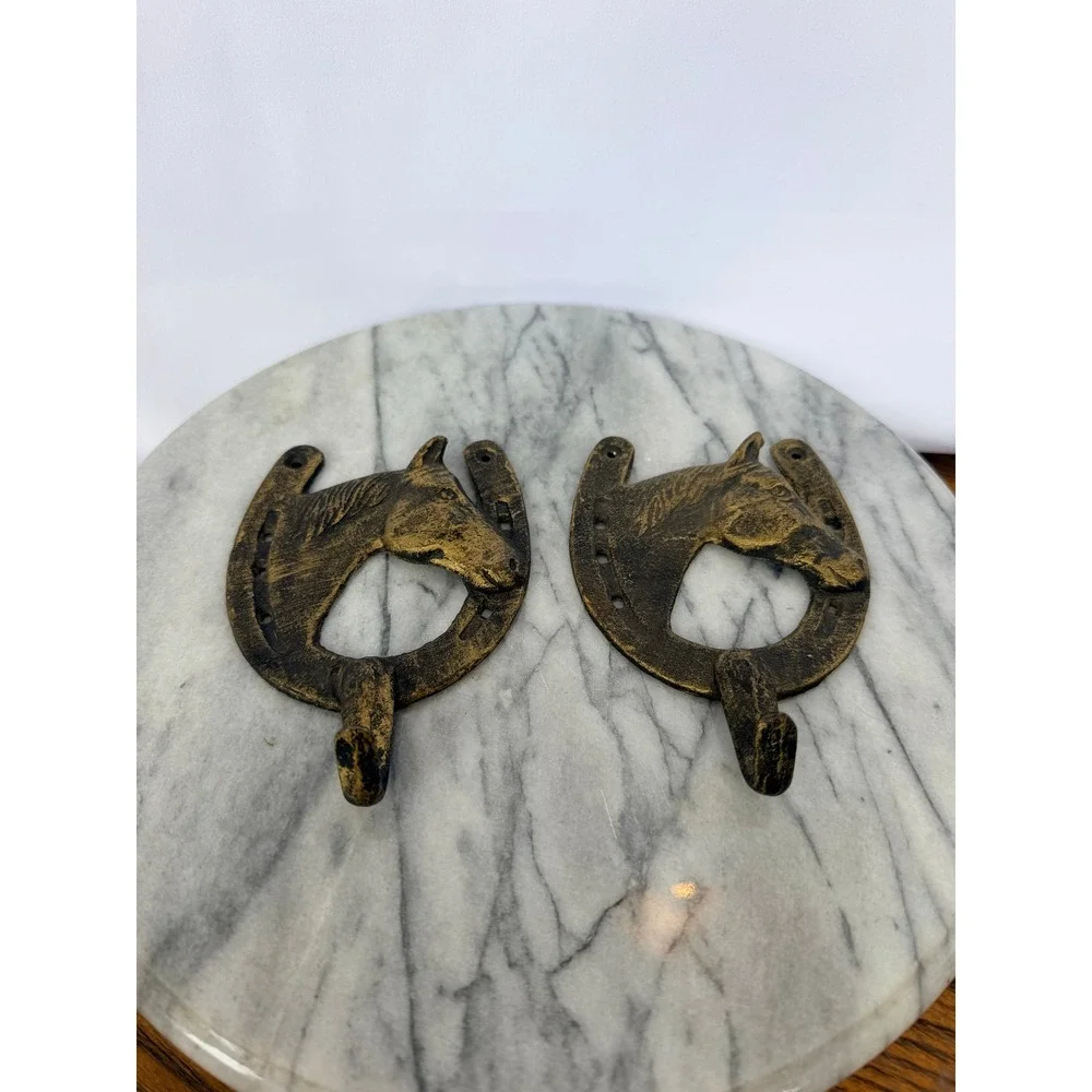 Vintage Metal Horse Head Horseshoe Wall Hooks Pair Rustic Western Coat Rack